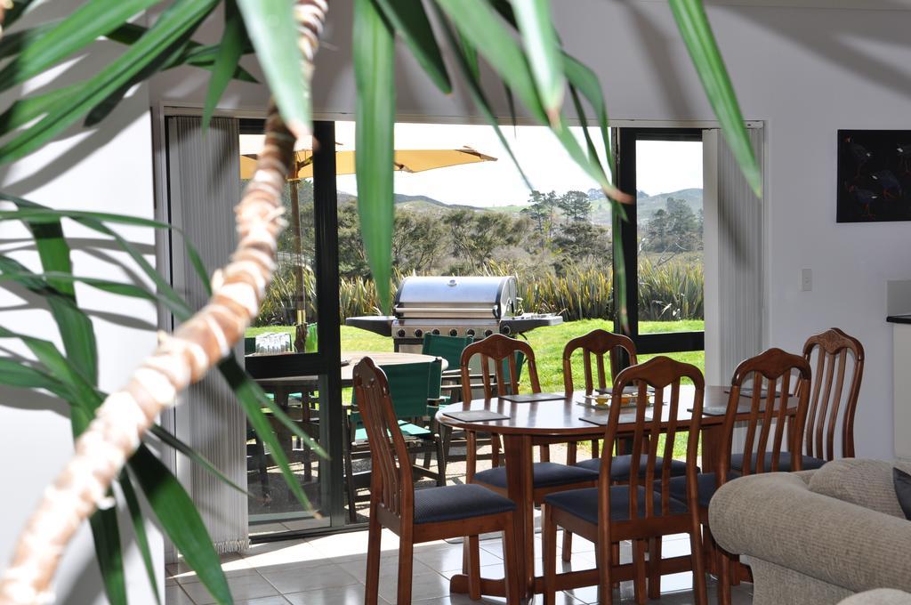 Okura River Estate Getaway Country house